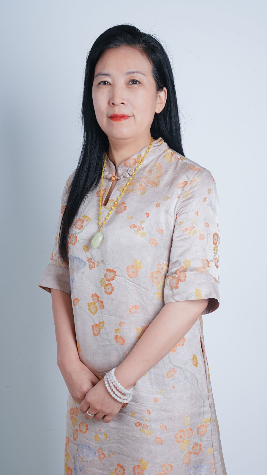 李青利 艺术家形象照.jpg 李青利 艺术家形象照.jpg